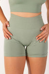 Seamless shorts sage green